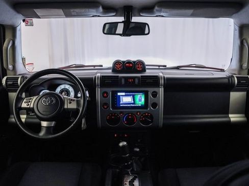 Used 2011 Toyota FJ Cruiser 4WD w/ Upgrade Pkg image 12