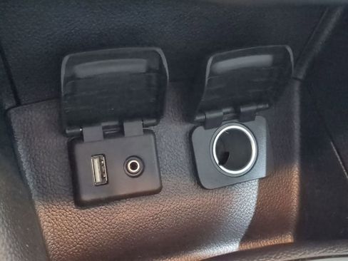 Used 2018 Chevrolet Cruze LT w/ Convenience Package image 34