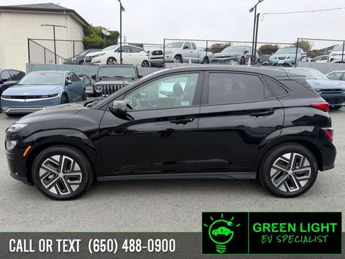 Used 2023 Hyundai Kona Limited FWD image 8
