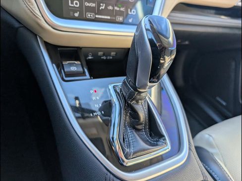 Used 2020 Subaru Outback Limited w/ Popular Package #2 image 13