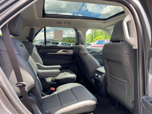 New 2026 Ford Explorer Active w/ Active Comfort Package AWD/4WD image 24