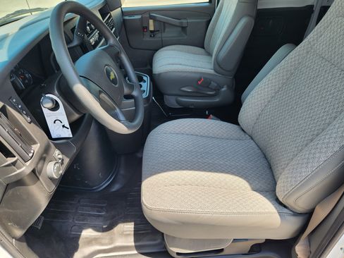 New 2026 Chevrolet Express 2500 Extended RWD image 10