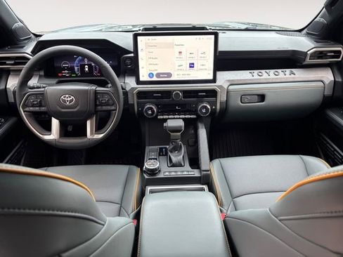 Used 2025 Toyota Tacoma Trailhunter image 10