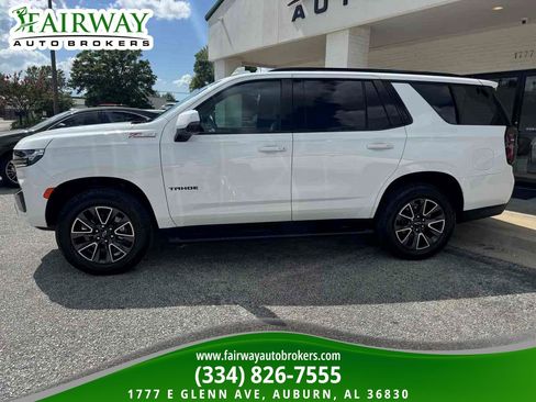 Used 2022 Chevrolet Tahoe Z71 w/ Luxury Package AWD/4WD image 8