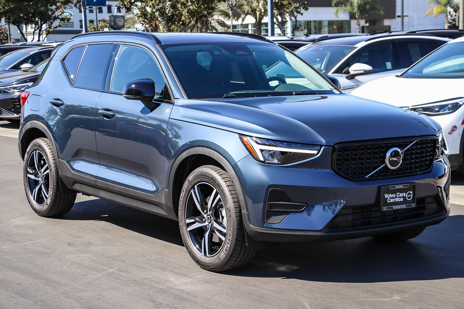 New 2026 Volvo XC40 B5 Core w/ Protection Package Premier AWD/4WD image 3