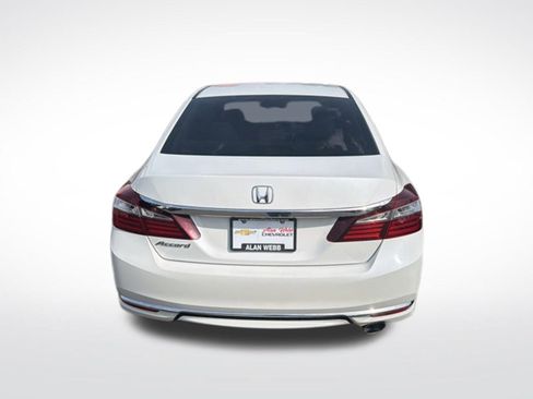 Used 2016 Honda Accord LX image 4