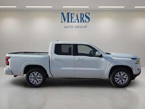 Used 2022 Nissan Frontier SV image 6