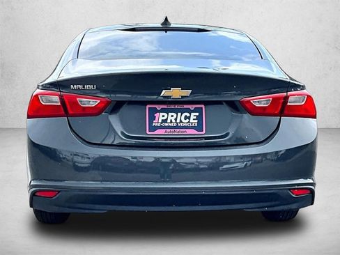 Used 2018 Chevrolet Malibu LS FWD image 4