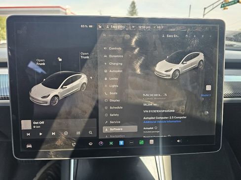 Used 2018 Tesla Model 3 RWD image 22