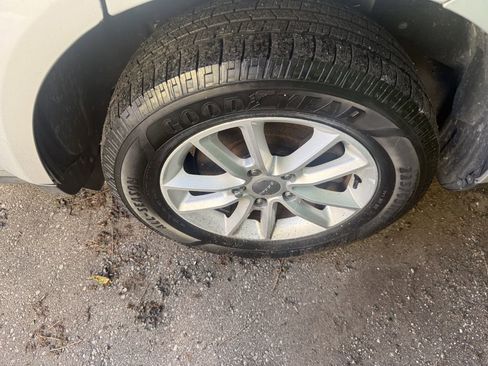 Used 2013 Dodge Journey SXT w/ Flexible Seating Group image 5