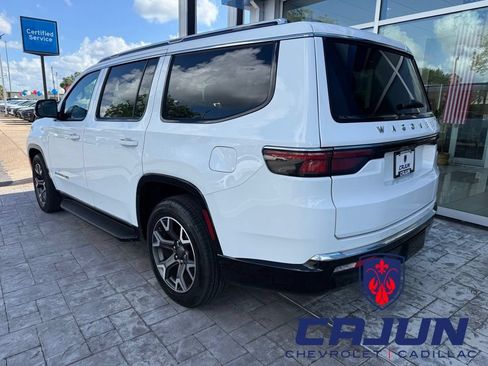 Used 2024 Jeep Wagoneer Series III AWD/4WD image 2
