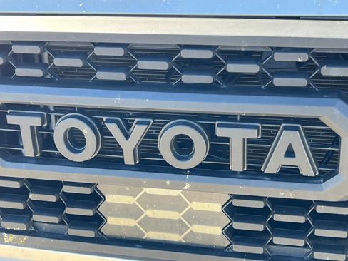 Used 2021 Toyota Tacoma SR5 w/ Technology Package image 9