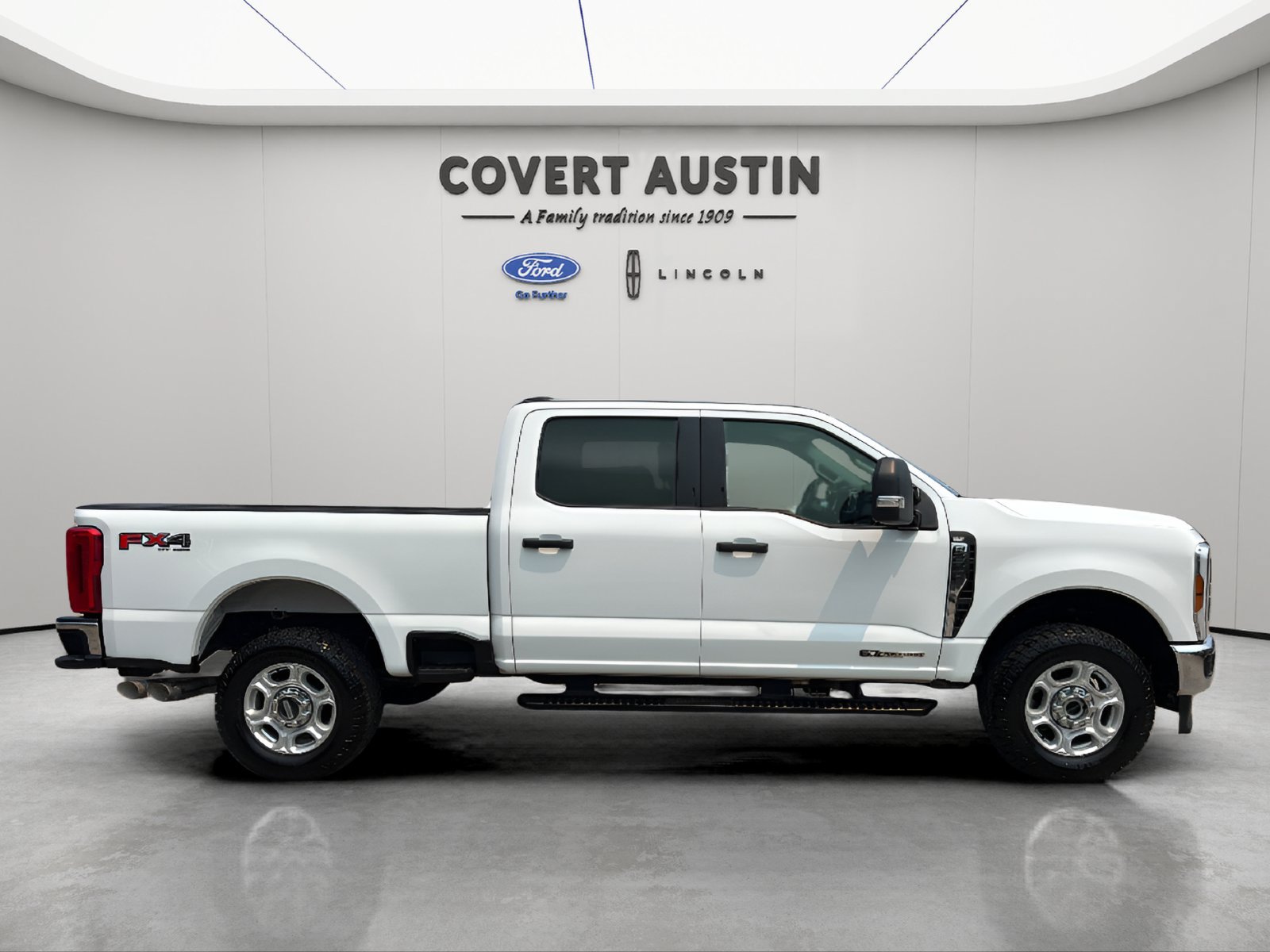 Used 2025 Ford F250 XLT w/ FX4 Off-Road Package AWD/4WD image 5