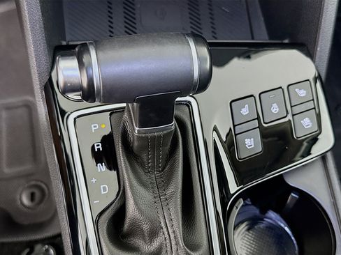 Used 2024 Kia Sportage SX image 19