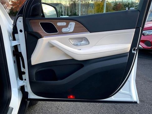 Used 2025 Mercedes-Benz GLE 350 4MATIC image 19