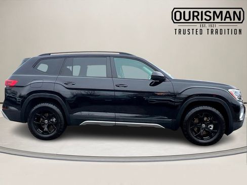 New 2026 Volkswagen Atlas Peak Edition image 2