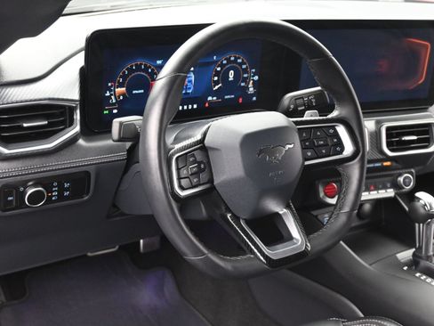 Used 2025 Ford Mustang GT Premium RWD image 13