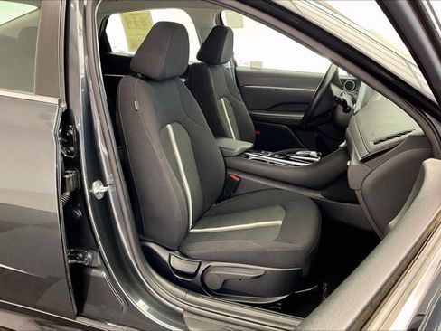 Used 2022 Hyundai Sonata SEL w/ Cargo Package image 6