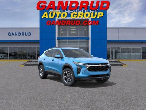 New 2026 Chevrolet Trax LT w/ Driver Confidence Package FWD image 1