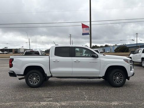Used 2024 Chevrolet Colorado LT w/ LT Convenience Package RWD image 14