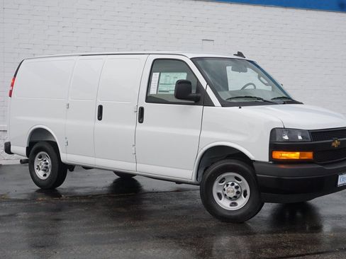 New 2025 Chevrolet Express 2500 Work Van image 3