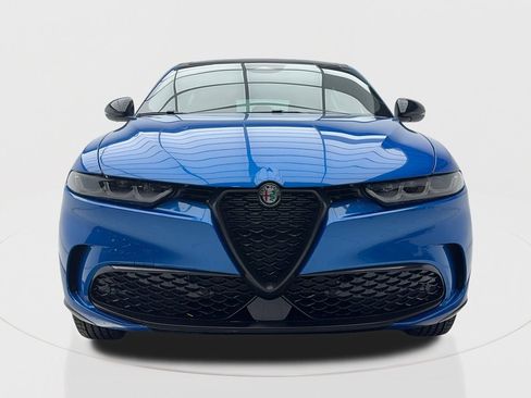 New 2025 Alfa Romeo Tonale w/ Premium Package image 4