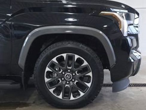 Used 2023 Toyota Sequoia Limited image 39