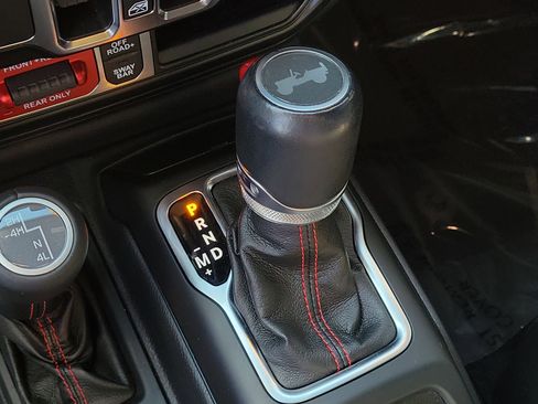 Used 2021 Jeep Wrangler Unlimited Rubicon w/ Xtreme Recon 35" Tire Package image 27