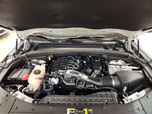 Used 2022 Jeep Grand Cherokee Limited AWD/4WD image 9