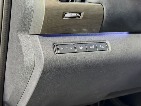 Used 2022 Nissan Pathfinder Platinum w/ Cargo Package image 10