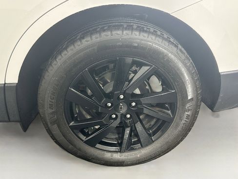 Used 2024 Chevrolet Equinox LS w/ LS Convenience Package image 11