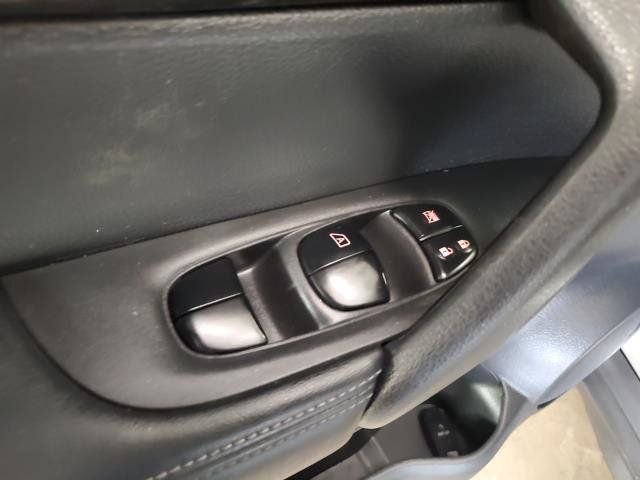 Used 2018 Nissan Rogue S AWD/4WD image 12