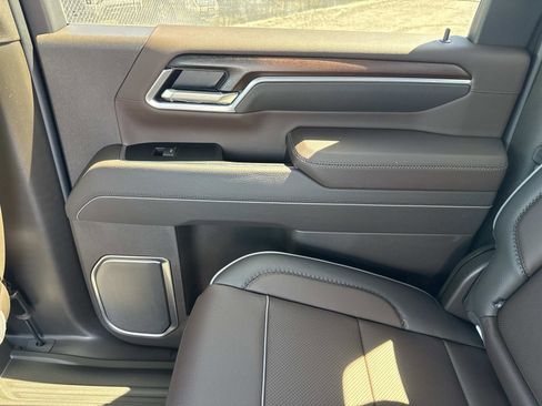 New 2026 GMC Sierra 2500 Denali w/ Denali Reserve Package AWD/4WD image 18