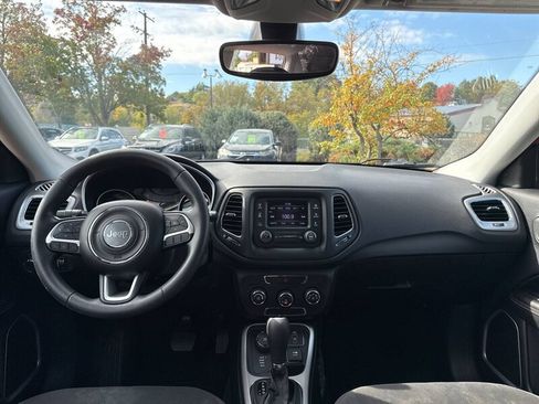 Used 2018 Jeep Compass Sport AWD/4WD image 9