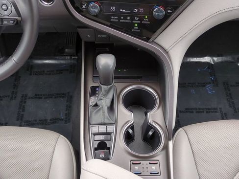 Used 2023 Toyota Camry XSE image 18