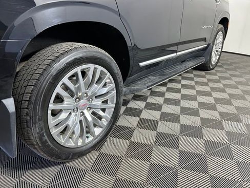 Used 2023 GMC Yukon Denali w/ LPO, Floor Liner Package AWD/4WD image 5