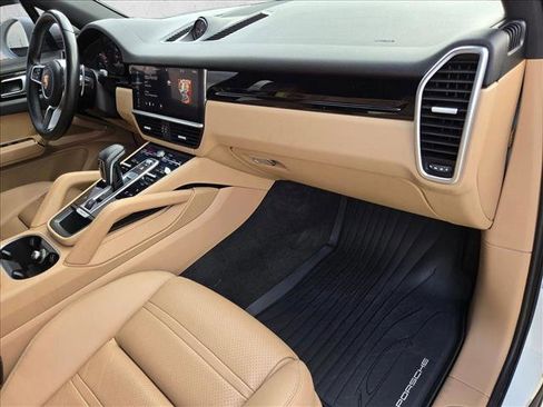 Used 2019 Porsche Cayenne image 22