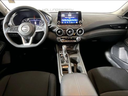Used 2025 Nissan Sentra SV FWD image 11
