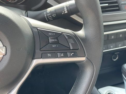 Used 2025 Nissan Altima 2.5 SV FWD image 26