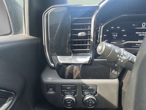 Used 2023 GMC Sierra 1500 Elevation image 17