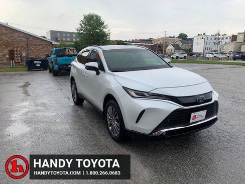 Certified 2023 Toyota Venza XLE AWD/4WD image 1
