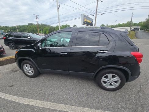 Used 2019 Chevrolet Trax LT w/ LT Convenience Package AWD/4WD image 4