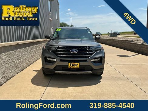 Used 2023 Ford Explorer XLT w/ Equipment Group 202A AWD/4WD image 4
