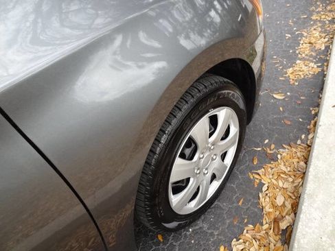 Used 2015 Nissan Sentra S image 19