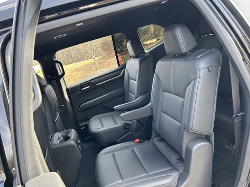 Used 2024 GMC Acadia Elevation image 39