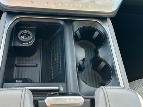 Certified 2025 Ford Expedition Active image 24