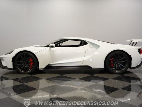 Used 2017 Ford GT RWD image 7