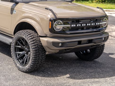 Used 2025 Ford Bronco Outer Banks AWD/4WD image 39