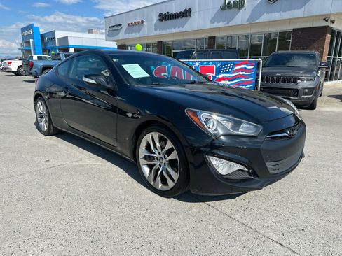 Used 2015 Hyundai Genesis 3.8 image 4