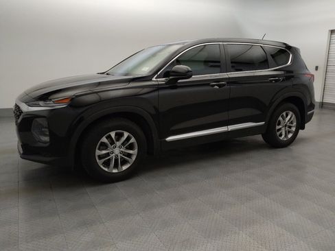 Used 2020 Hyundai Santa Fe SE FWD image 2